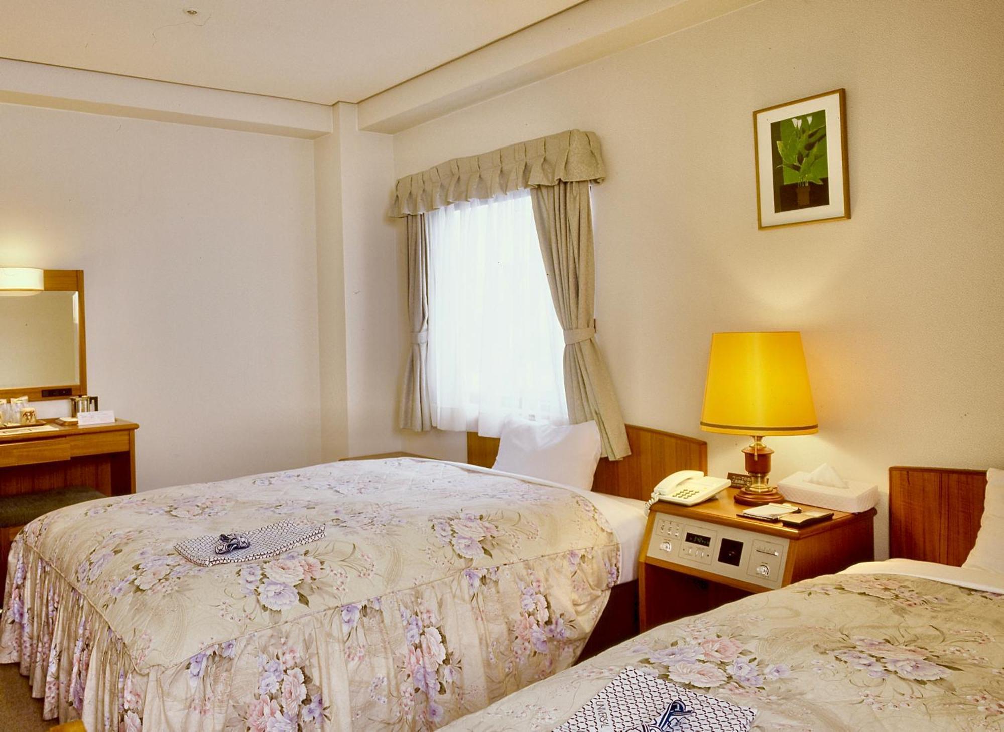 Okayama Ekimae Universal Hotel Ngoại thất bức ảnh